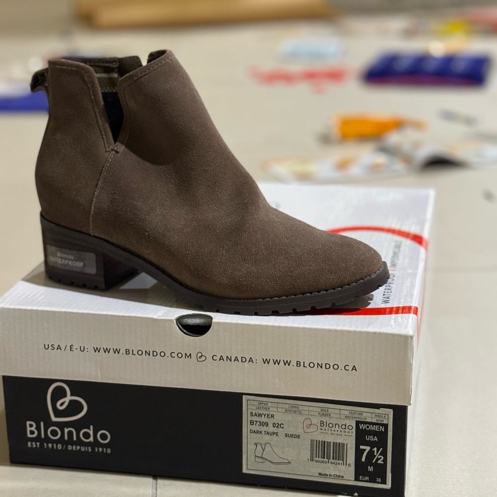 Blondo Women's Brown Ankle Booties
